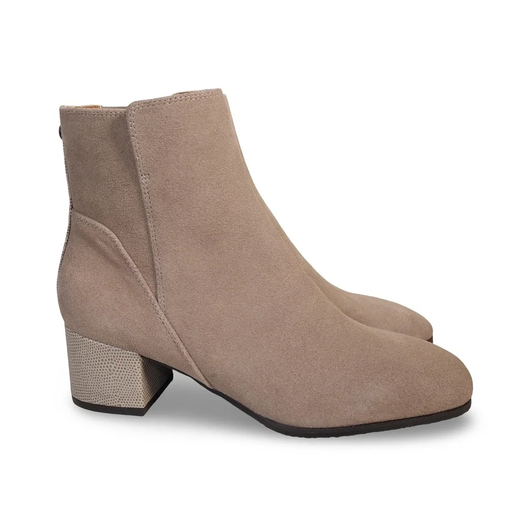 Donald Pliner Kelsee Women's 7.5M Suede Embossed Block Heel Ankle Boots Taupe